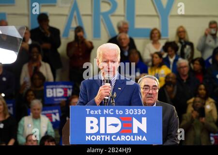 Raleigh, North Carolina, USA. Februar 2020. Der ehemalige Vizepräsident Joe Biden sprach am 29. Februar 2020 in Raleigh, North Carolina, mit Joe Biden an der St. Augustine University. Credit: The Photo Access/Alamy Live News Stockfoto