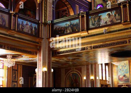 Scharm el Scheich, Ägypten - 26. Dezember 2019: Koptisch-orthodoxe Kirche Inneres - Allerheiligenkirche. Allerheiligen leben im Himmel Samaeyeen Stockfoto