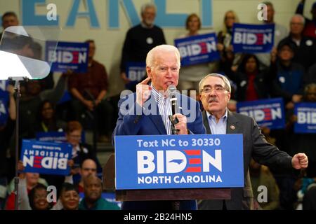 Raleigh, North Carolina, USA. Februar 2020. Der ehemalige Vizepräsident Joe Biden sprach am 29. Februar 2020 in Raleigh, North Carolina, mit Joe Biden an der St. Augustine University. Credit: The Photo Access/Alamy Live News Stockfoto