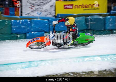 Berlin, Deutschland. Februar 2020. Berlin DEUTSCHLAND - 29. Februar Johan Weber von Deutschland im Einsatz auf dem Eis Speedway of Nations (Tag 1) im Horst-Dohm-Eisstadion, Berlin, am Samstag, 29. Februar 2020. (Credit: Ian Charles   MI News) Credit: MI News & Sport /Alamy Live News Stockfoto