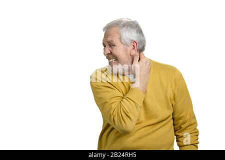 Ein älterer Mann, der an schrecklichem Hals litt, tat weh. Stockfoto