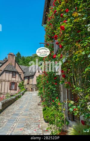 Frankreich, Conques, Stadtzentrum, Chanbres d'Hotes, Unterkunft Stockfoto