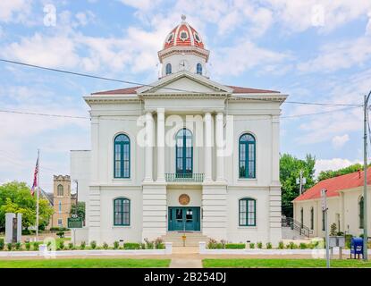 Das Yazoo County Courthouse ist in Yazoo City, Mississippi abgebildet. Das Yazoo County Courthouse, erbaut im Jahr 1872, ist ein aus italienischstämmigen Backstein gezogenes Gebäude. Stockfoto