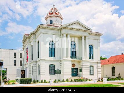 Das Yazoo County Courthouse ist in Yazoo City, Mississippi abgebildet. Das Yazoo County Courthouse, erbaut im Jahr 1872, ist ein aus italienischstämmigen Backstein gezogenes Gebäude. Stockfoto