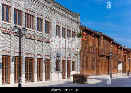 Eine Reihe alter Häuser aus Backstein und Holz im chinesischen Stil in einer Straße, die Drei Gassen und Sieben Gassen, Fuzhou, Fujian, China. Dies ist eine traditionelle Architektur Stockfoto