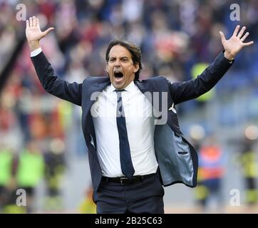 Rom, Italien. Februar 2020. Lazios Cheftrainerin Simone Inzaghi reagiert während eines Serie-A-Fußballspiels zwischen Lazio und Bologna in Rom, Italien, 29. Februar 2020. Credit: Augusto Casasoli/Xinhua/Alamy Live News Stockfoto