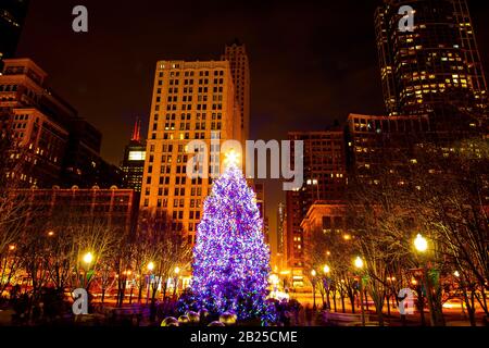 Weihnachtsbaum im Millenium Park Stockfoto