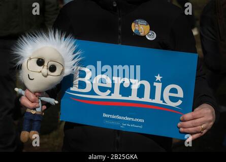 Boston, USA. Februar 2020. US-Präsidentschaftskandidat Bernie Sanders. Über 10.000 Sanders Anhänger versammeln sich für seine Rede. Credit: Chuck Nacke/Alamy Live News Stockfoto