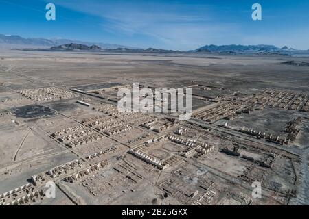 Luftaufnahme der Ruinen der verlassenen Ölstadt Lenghu, China Stockfoto