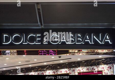 Hongkong, China. Februar 2020. Italienisches Luxus-Modehaus Dolce & Gabbana Logo in Hongkong. Kredit: Budrul Chukrut/SOPA Images/ZUMA Wire/Alamy Live News Stockfoto