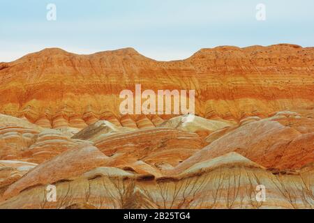 Blick auf die Rainbow Mountains im Zhangye Danxia Landform Geological Park Stockfoto