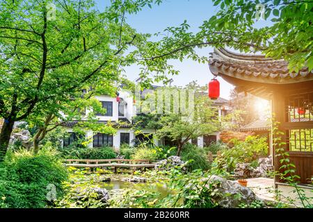 Wuxi, China, einen Garten der antiken Architektur, den Text auf der Pavillon ist die Einführung der Garten name und Garten Stockfoto