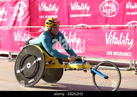 Shelly Woods wird Dritter im Rollstuhlrennen Der Frauen während der Vitality Big Half in London. Stockfoto