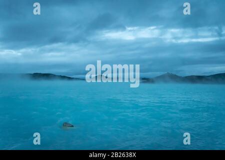 Blue Lake im Norden Islands geothermisch heißer See türkisblau Wasser Stockfoto