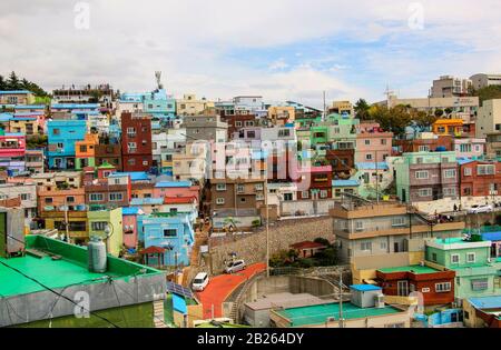 Busan, SÜDKOREA - 17. OKTOBER 2019: Gamcheon Culture Village, Busan, Südkorea Stockfoto