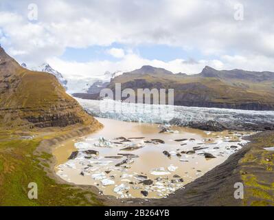 Vatnajoekull-Gletscher in Island Luftaufnahme des Gletscherseens voller Eis Stockfoto
