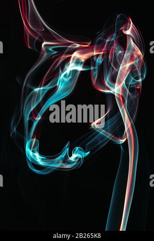 Bunte Rauchformen, dynamisches abstraktes Designbild Stockfoto