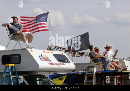 Rennfans beim 12-Stunden-Rennen von Sebring 2003 Stockfoto