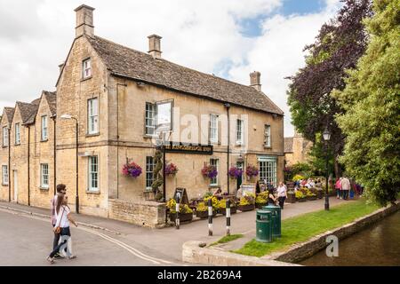 The Kingsbridge Inn, Bourton-on-the-Water, Gloucestershire, England, GB, Großbritannien Stockfoto