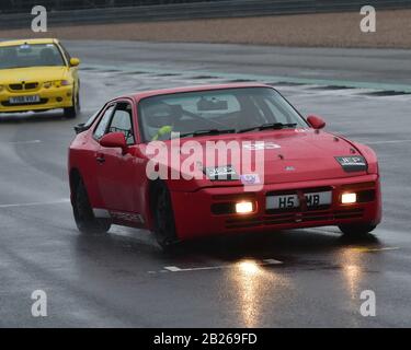 Jakob Ebrey, Porsche 924S, Pomeroy Trophäe, Vintage Sports Car Club, VSCC, 15. Februar 2020, Grand-Prix-Rennstrecke, Silverstone, Towcester, England, schlecht Stockfoto