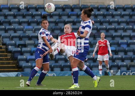 Beim Lesen von FC Women vs Arsenal Women spielt Barclays FA Women's Super League Football am 8. Dezember 2019 im Adams Park Stockfoto