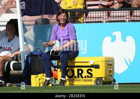 Tottenham manager Karen Hills Frauen während Arsenal vs Tottenham Hotspur Frauen, Freundschaftsspiel Fußball an der Wiese Park am 25. August 2019 Stockfoto