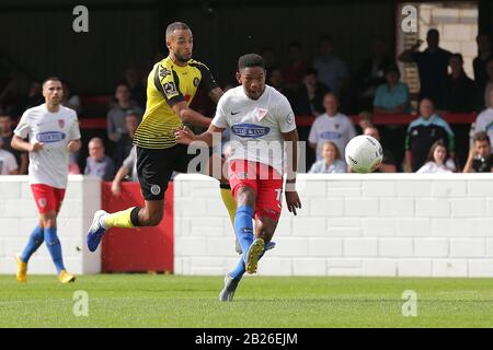 Angelo Balanta von Dagenham erzielt das dritte Tor für seine Mannschaft während Dagenham & Redbridge vs. Harrogate Town, Vanarama National League Football bei der Stockfoto