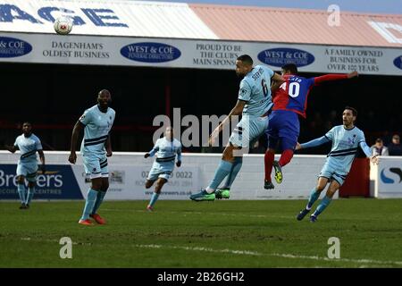 Angelo Balanta von Dagenham erzielt das dritte Tor für seine Mannschaft während Dagenham & Redbridge gegen Boreham Wood, Vanarama National League Football am Ch Stockfoto