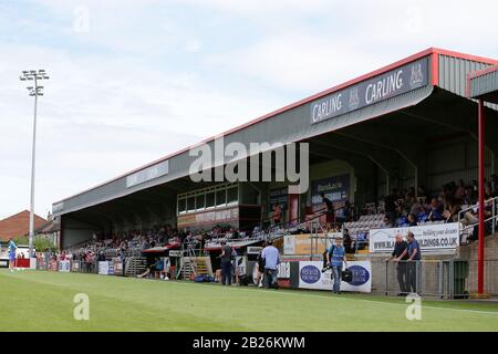 Die Haupttribüne während Dagenham u. Redbridge vs Maidenhead United, Vanarama nationalen Liga Fußball an der Chigwell Bau Stadium am 11. August Stockfoto
