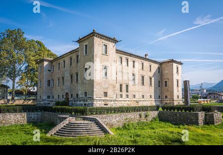 Der Albere-Palast ist eine Villenfestung aus der Renaissance in Trient, Trentino Alto Adige, Norditalien, Europa Stockfoto