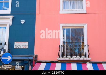 Straßen- und Stadtfotografien entlang der Portobello Road in London Stockfoto