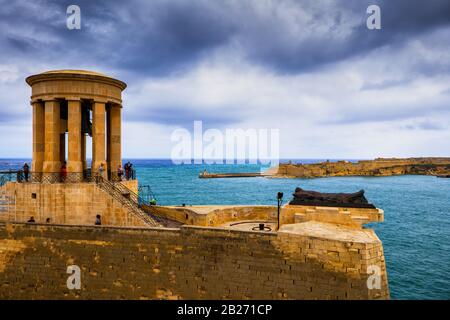 Belagerungsglocke war Memorial in Valletta, Malta, Denkmal für die, die während der Belagerung Maltas im zweiten Weltkrieg ums Leben kamen Stockfoto