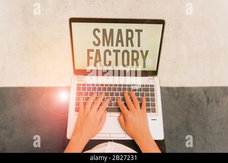 Schreiben Hinweis Übersicht Smart Factory. Business Konzept für eine hoch digitalisierte und vernetzte Produktion Stockfoto