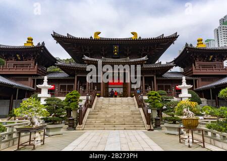 Hongkong - 18. Januar 2020: Chi Lin Nunnery Main Hall, Diamond Hill, Kowloon, Mittelaufnahme, Low Angle View Stockfoto