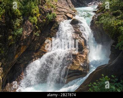 Krimmler Wasserfälle (Krimmler Wasserfalle) im Nationalpark Hohe Tauern, Österreich Stockfoto