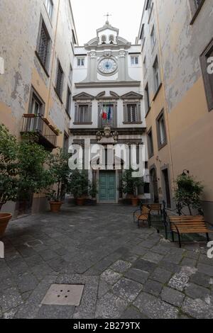 Napoli, Archivio storico dei banchi di Napoli, Museo il Cartastorie, chiostro Stockfoto