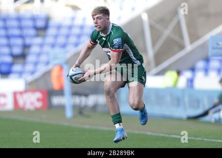 Reading, Großbritannien. März 2020. Ollie Hassell Collins aus London Iren im Einsatz während des Gallagher Premiership-Spiels zwischen London Irish und London Wasps im Madejski Stadium, Das Am Sonntag, den 1. März 2020, Gelesen wurde. (Kredit: Jacques Feeney / MI News) Foto darf nur für redaktionelle Zwecke in Zeitungen und/oder Zeitschriften verwendet werden, Lizenz für kommerzielle Nutzung erforderlich Kredit: MI News & Sport /Alamy Live News Stockfoto