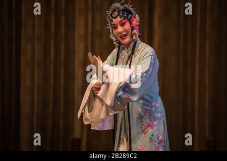 Peking, СHINA - 01. JUNI 2019: Traditionelle chinesische Oper in Peking. Stockfoto