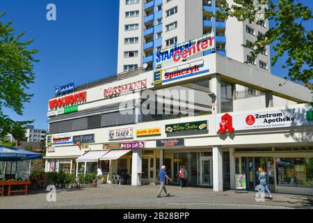 Staaken-Center, Hochhaus, Obstallee, Obstallee-Siedlung, Staaken, Spandau, Berlin, Deutschland Stockfoto