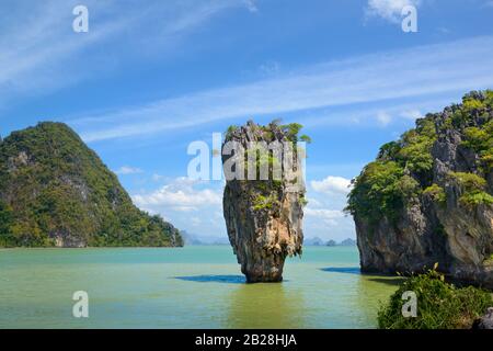 James Bond Island (Khao Ping Kan) ist einer der sehenswertensten Orte in Phang Nga Bay. Ko Tapu Rock ist bekannt durch ikonischen Bond Film, Thailand Stockfoto