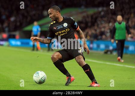 London, Großbritannien. März 2020. Raheem Sterling von Manchester City in Aktion. Carabao Cup 2020-Endspiel, Aston Villa gegen Manchester City im Wembley-Stadion am Sonntag, 1. März 2020 in London. Dieses Bild darf nur für redaktionelle Zwecke verwendet werden. Nur redaktionelle Nutzung, Lizenz für kommerzielle Nutzung erforderlich. Keine Verwendung bei Wetten, Spielen oder Einzelpublikationen für Vereine/Liga/Spieler. Pic von Steffan Bowen/Andrew Orchard Sportfotografie/Alamy Live News Credit: Andrew Orchard Sportfotografie/Alamy Live News Stockfoto