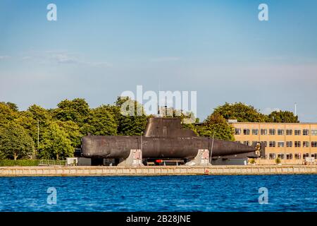 Kopenhagen, DÄNEMARK - 13. JUNI 2018: HDMS Saelen (S323) kleines Küsten-U-Boot der Royal Danish Navy in Kopenhagen, Dänemark. Sie wird 1965 an gestartet Stockfoto