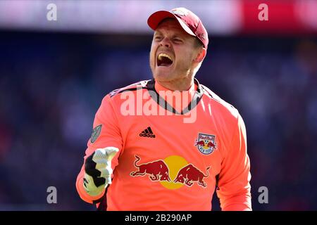 Harrison, New Jersey, USA. März 2020. New York Red Bulls Torhüter DAVID JENSEN (1) reagiert auf New York???s Siegertor in der Red Bull Arena in Harrison New Jersey New York besiegt Cincinnati 3 zu 2 Credit: Brooks Von Arx/ZUMA Wire/Alamy Live News Stockfoto