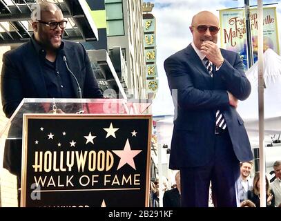 Februar 2020, Hollywood, Kalifornien, USA: I16091CHW.Dr. Phil McGraw Feiert Mit Freunden und Familie, Nachdem Er Mit Dem 2.688ten Stern Auf Dem Hollywood Walk Of Fame .6201 Hollywood Boulevard, Los Angeles, Kalifornien, USA .02/21/2020 .TYLER PERRY UND DR geehrt wurde. Phil MCGRAW .Â©Clinton H.Wallace/Photomundo International/ Photos Inc (Credit Image: © Clinton Wallace/Globe Photos via ZUMA Wire) Stockfoto