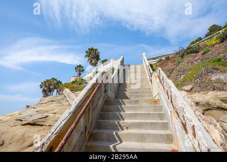 Stairs in der Bird Rock-Gemeinde La Jolla, Kalifornien, USA. Stockfoto