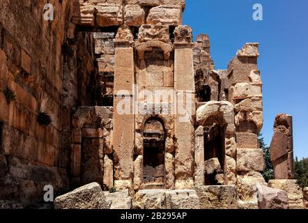 Eingang zur archäologischen Stätte der Ruinen des Jupitertempels, Heliopolis, Römisches Reich. Baalbek, Bekaa-Tal, Libanon, Naher Osten, Farbe Stockfoto