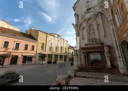 Szekesfehervar, Ungarn - 02 29 2020: Matthias Corvinus Memorial in Szekesfehervar, Ungarn. Stockfoto