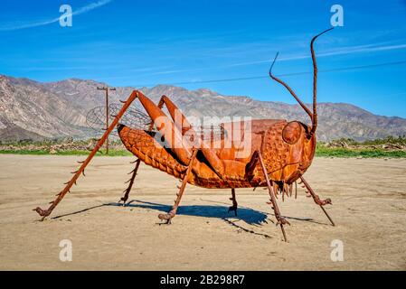 Galleta Meadows In Borrego Springs, Kalifornien, Zeigt Über 130 Große Skulpturen aus Metall mit Verschiedenen Themen WIE Desert Animals und Prehistor Stockfoto