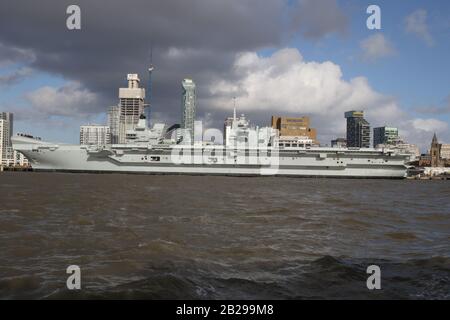 Days Veranstaltungen in Liverpool für den Flugzeugträger The Prince of Wales Stockfoto