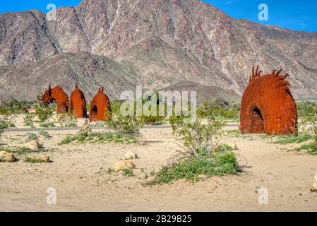 Galleta Meadows In Borrego Springs, Kalifornien, Zeigt Über 130 Große Skulpturen aus Metall mit Verschiedenen Themen WIE Desert Animals und Prehistor Stockfoto